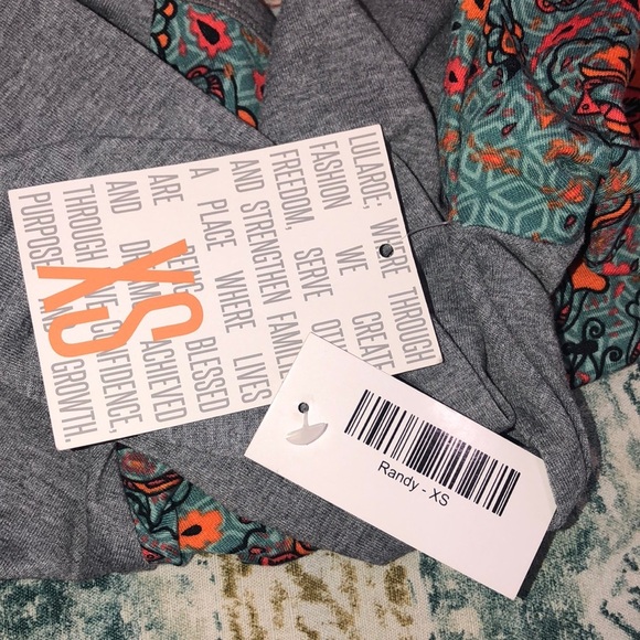 LulaRoe NWT xsmall adorable floral randy top - Picture 5 of 7